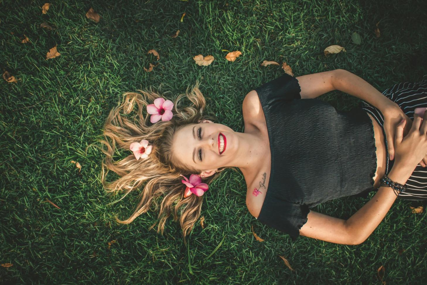 Haaranalyse und Farbvorbereitung mit professionellen Werkzeugen